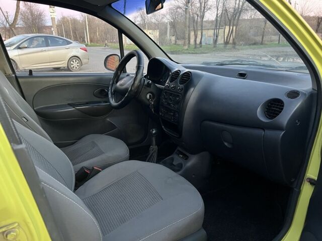 Бежевий Деу Матіз, об'ємом двигуна 1 л та пробігом 777 тис. км за 1400 $, фото 5 на Automoto.ua