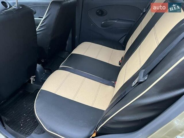 Бежевый Дэу Матиз, объемом двигателя 0.8 л и пробегом 100 тыс. км за 3200 $, фото 3 на Automoto.ua