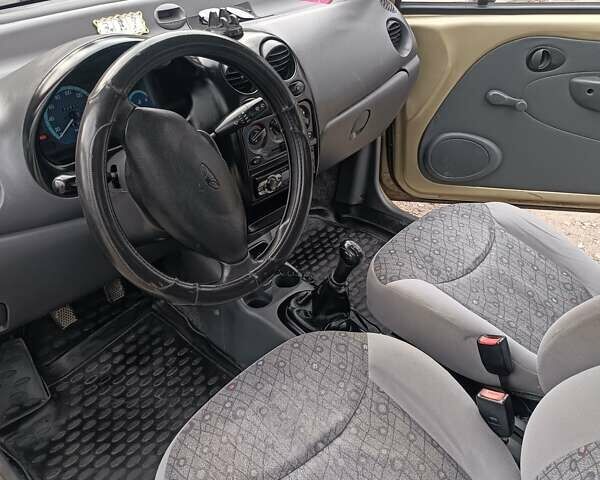 Бежевый Дэу Матиз, объемом двигателя 0.8 л и пробегом 133 тыс. км за 2000 $, фото 1 на Automoto.ua