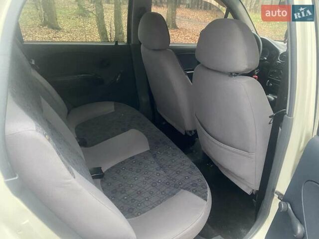 Бежевий Деу Матіз, об'ємом двигуна 0.8 л та пробігом 110 тис. км за 2600 $, фото 8 на Automoto.ua