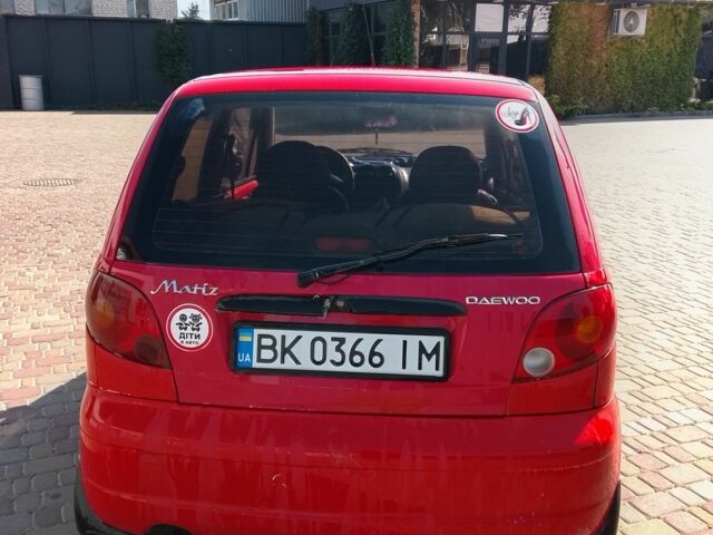 Красный Дэу Матиз, объемом двигателя 0.8 л и пробегом 100 тыс. км за 1700 $, фото 2 на Automoto.ua