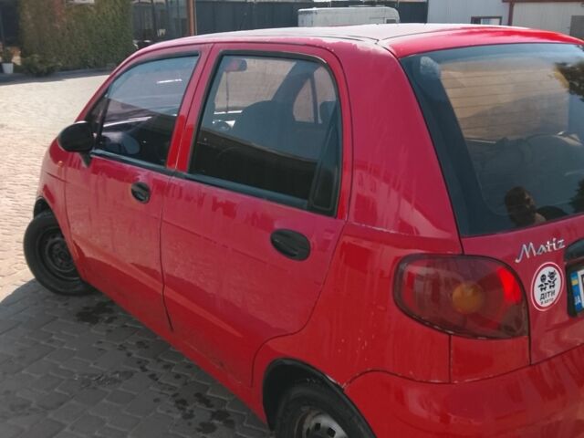 Красный Дэу Матиз, объемом двигателя 0.8 л и пробегом 100 тыс. км за 1700 $, фото 1 на Automoto.ua