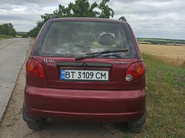 Красный Дэу Матиз, объемом двигателя 0.8 л и пробегом 169 тыс. км за 2700 $, фото 4 на Automoto.ua