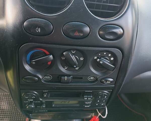 Красный Дэу Матиз, объемом двигателя 0.8 л и пробегом 138 тыс. км за 2500 $, фото 2 на Automoto.ua