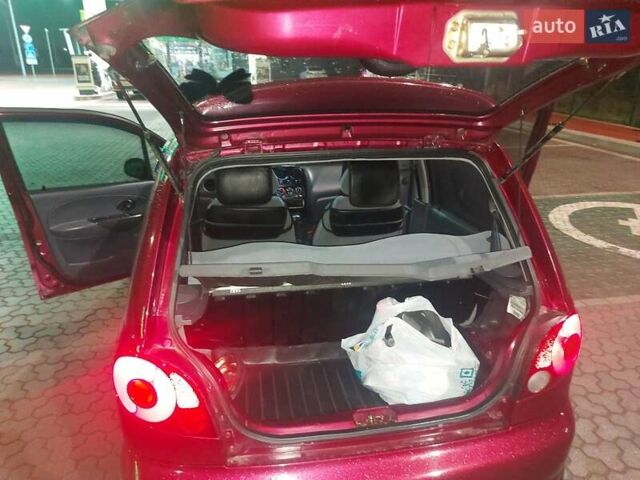 Червоний Деу Матіз, об'ємом двигуна 0.8 л та пробігом 160 тис. км за 2450 $, фото 12 на Automoto.ua