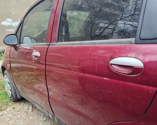 Красный Дэу Матиз, объемом двигателя 0.8 л и пробегом 250 тыс. км за 1800 $, фото 1 на Automoto.ua