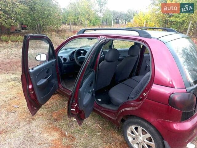 Червоний Деу Матіз, об'ємом двигуна 0.8 л та пробігом 121 тис. км за 2700 $, фото 2 на Automoto.ua