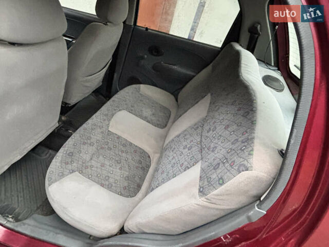 Червоний Деу Матіз, об'ємом двигуна 0.8 л та пробігом 142 тис. км за 2400 $, фото 17 на Automoto.ua