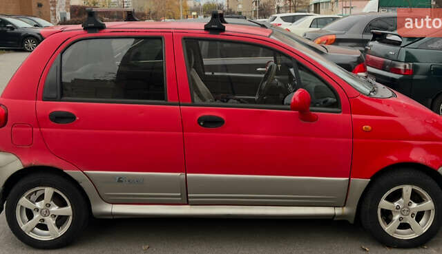 Красный Дэу Матиз, объемом двигателя 1 л и пробегом 111 тыс. км за 1700 $, фото 3 на Automoto.ua