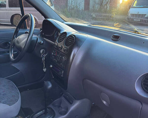 Красный Дэу Матиз, объемом двигателя 0.8 л и пробегом 180 тыс. км за 1950 $, фото 13 на Automoto.ua