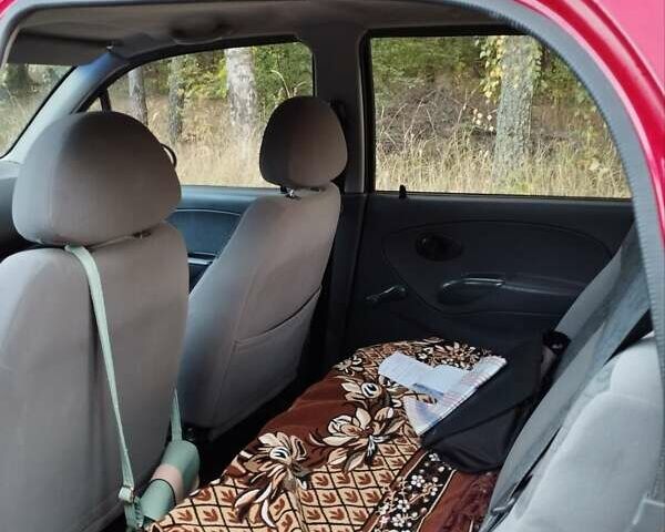 Червоний Деу Матіз, об'ємом двигуна 0.8 л та пробігом 174 тис. км за 1900 $, фото 5 на Automoto.ua
