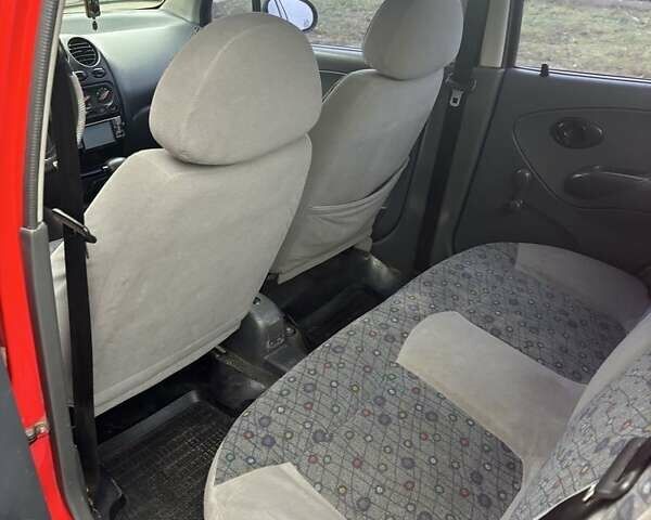 Красный Дэу Матиз, объемом двигателя 0.8 л и пробегом 132 тыс. км за 2200 $, фото 4 на Automoto.ua