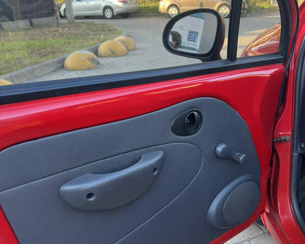 Красный Дэу Матиз, объемом двигателя 0.8 л и пробегом 139 тыс. км за 1350 $, фото 3 на Automoto.ua