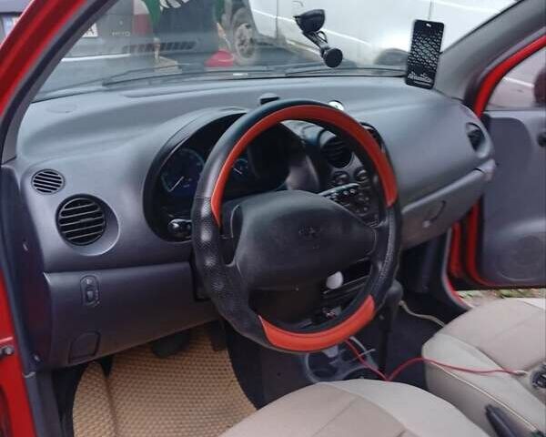 Червоний Деу Матіз, об'ємом двигуна 0.8 л та пробігом 120 тис. км за 2200 $, фото 6 на Automoto.ua