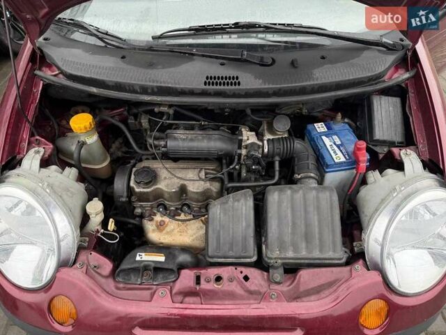 Красный Дэу Матиз, объемом двигателя 0.8 л и пробегом 111 тыс. км за 2000 $, фото 2 на Automoto.ua