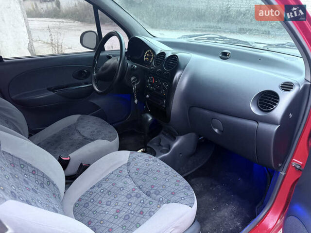 Красный Дэу Матиз, объемом двигателя 0.8 л и пробегом 180 тыс. км за 1750 $, фото 4 на Automoto.ua