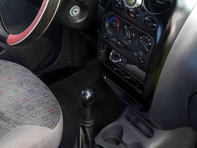 Червоний Деу Матіз, об'ємом двигуна 0.8 л та пробігом 180 тис. км за 2000 $, фото 8 на Automoto.ua