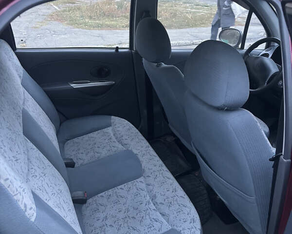 Красный Дэу Матиз, объемом двигателя 1 л и пробегом 90 тыс. км за 1900 $, фото 13 на Automoto.ua