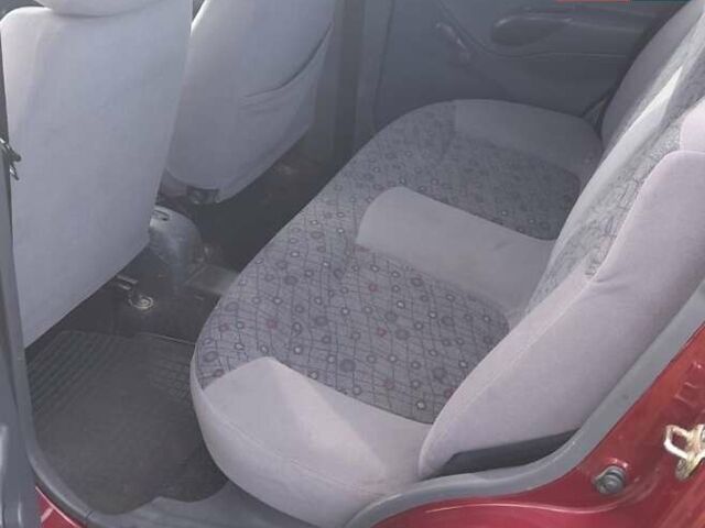Червоний Деу Матіз, об'ємом двигуна 0.8 л та пробігом 180 тис. км за 2000 $, фото 4 на Automoto.ua