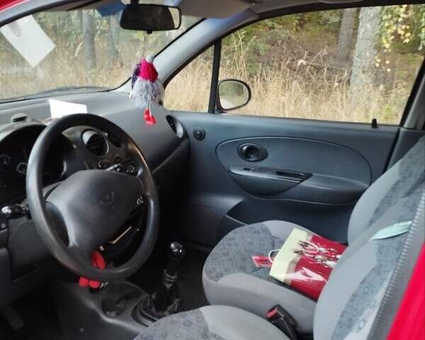 Червоний Деу Матіз, об'ємом двигуна 0.8 л та пробігом 174 тис. км за 1900 $, фото 3 на Automoto.ua