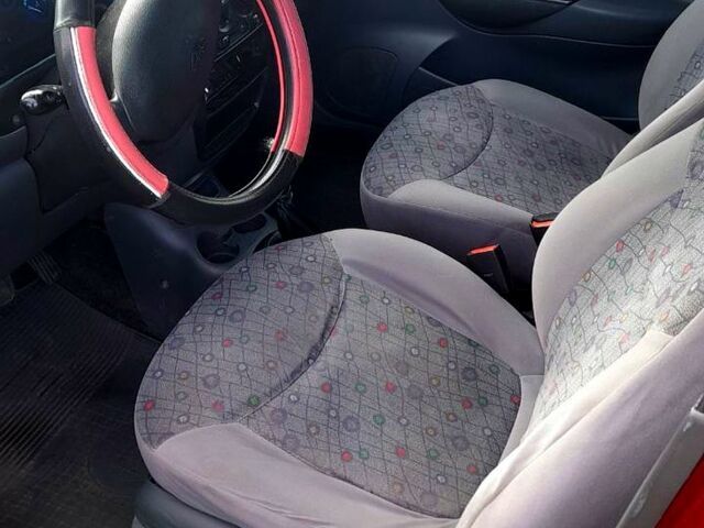 Червоний Деу Матіз, об'ємом двигуна 0.8 л та пробігом 180 тис. км за 2000 $, фото 7 на Automoto.ua