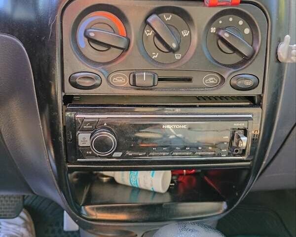 Красный Дэу Матиз, объемом двигателя 0.8 л и пробегом 180 тыс. км за 3200 $, фото 3 на Automoto.ua