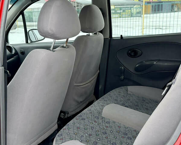 Красный Дэу Матиз, объемом двигателя 0.8 л и пробегом 93 тыс. км за 3550 $, фото 12 на Automoto.ua