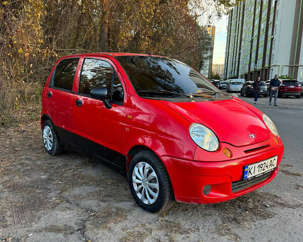Красный Дэу Матиз, объемом двигателя 0.8 л и пробегом 180 тыс. км за 1950 $, фото 2 на Automoto.ua
