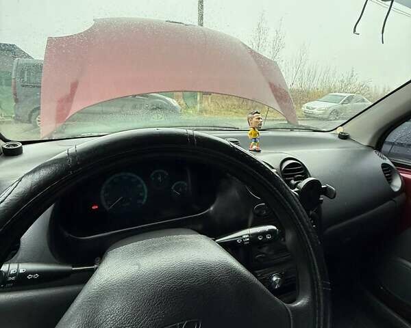 Красный Дэу Матиз, объемом двигателя 0.8 л и пробегом 111 тыс. км за 2000 $, фото 5 на Automoto.ua