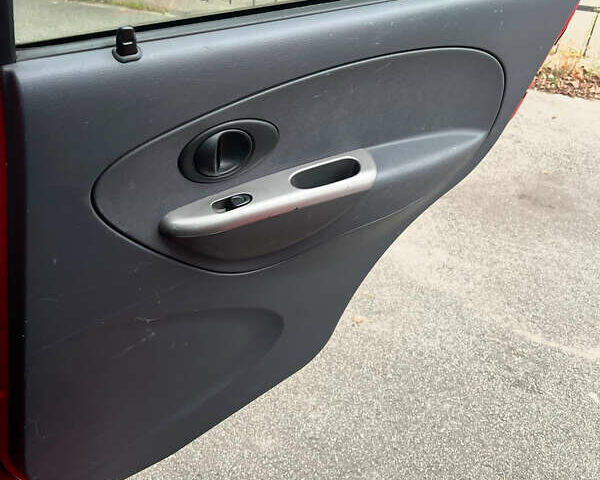 Красный Дэу Матиз, объемом двигателя 1 л и пробегом 111 тыс. км за 1700 $, фото 21 на Automoto.ua