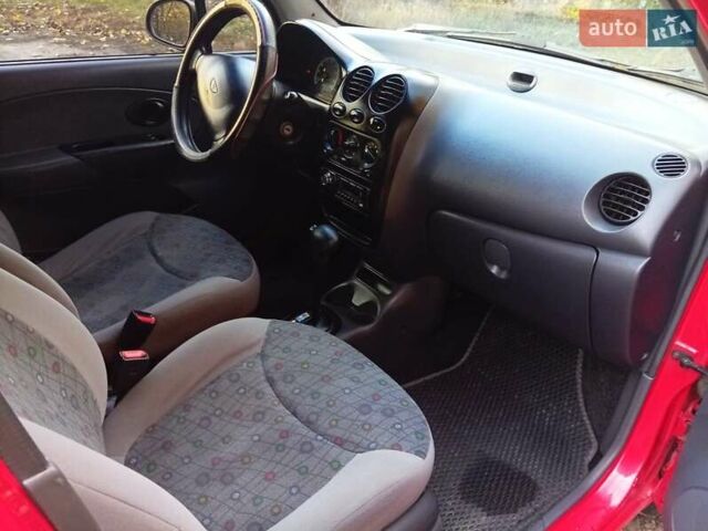 Деу Матіз 2007 у Золотоноше на Automoto.ua Червоний Деу Матіз, об'ємом двигуна 0.8 л та пробігом 138 тис. км за 2599 $, фото 12 на Automoto.ua