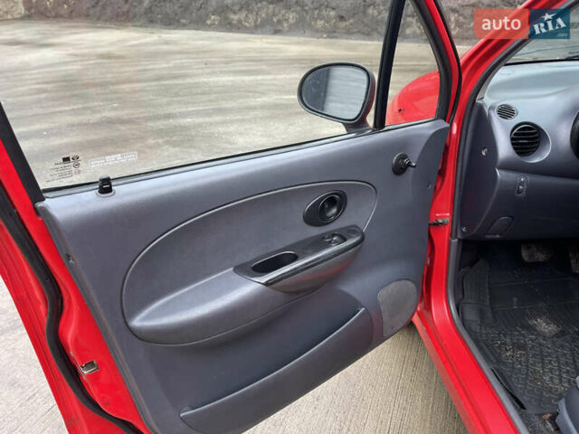 Красный Дэу Матиз, объемом двигателя 0.8 л и пробегом 120 тыс. км за 2850 $, фото 6 на Automoto.ua