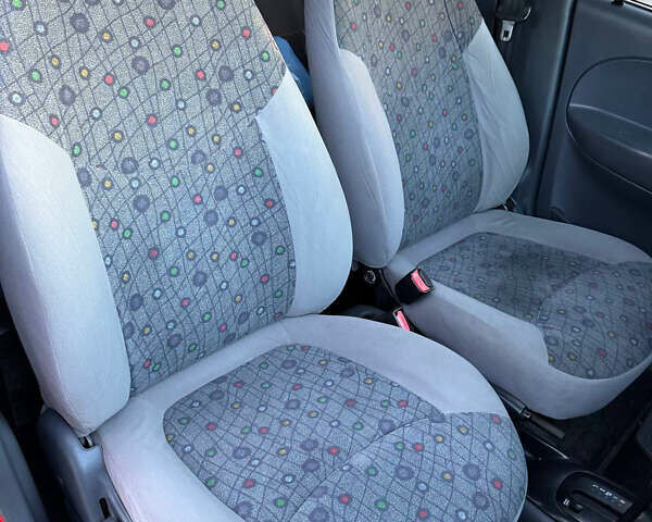 Красный Дэу Матиз, объемом двигателя 0.8 л и пробегом 180 тыс. км за 1950 $, фото 11 на Automoto.ua