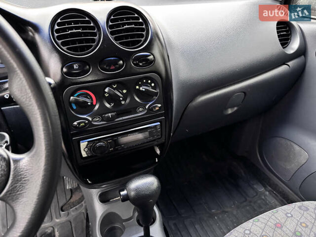 Красный Дэу Матиз, объемом двигателя 0.8 л и пробегом 142 тыс. км за 2300 $, фото 12 на Automoto.ua