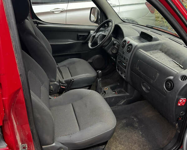 Червоний Деу Матіз, об'ємом двигуна 0.8 л та пробігом 210 тис. км за 2100 $, фото 10 на Automoto.ua