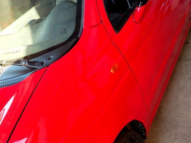 Червоний Деу Матіз, об'ємом двигуна 0.8 л та пробігом 120 тис. км за 2100 $, фото 3 на Automoto.ua