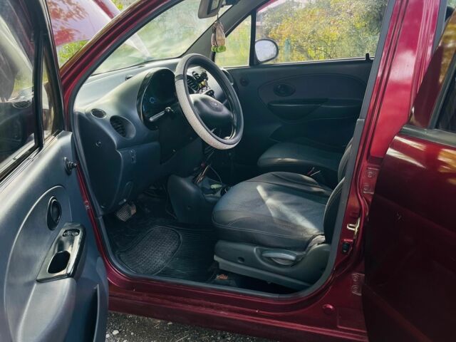 Красный Дэу Матиз, объемом двигателя 0.8 л и пробегом 125 тыс. км за 2400 $, фото 4 на Automoto.ua