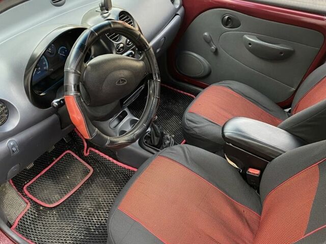 Красный Дэу Матиз, объемом двигателя 0.8 л и пробегом 3 тыс. км за 2000 $, фото 4 на Automoto.ua