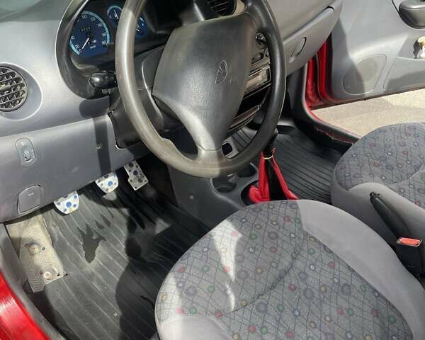 Красный Дэу Матиз, объемом двигателя 0.8 л и пробегом 134 тыс. км за 1800 $, фото 3 на Automoto.ua