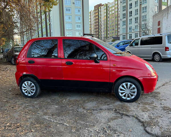 Красный Дэу Матиз, объемом двигателя 0.8 л и пробегом 180 тыс. км за 1950 $, фото 3 на Automoto.ua