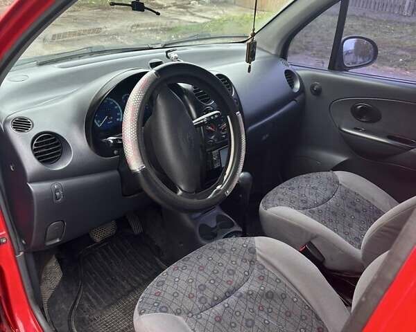 Красный Дэу Матиз, объемом двигателя 0.8 л и пробегом 132 тыс. км за 2200 $, фото 3 на Automoto.ua