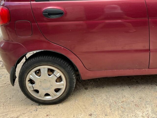 Червоний Деу Матіз, об'ємом двигуна 0.8 л та пробігом 180 тис. км за 2000 $, фото 4 на Automoto.ua