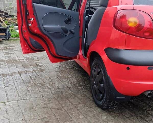Красный Дэу Матиз, объемом двигателя 0.8 л и пробегом 170 тыс. км за 2300 $, фото 3 на Automoto.ua