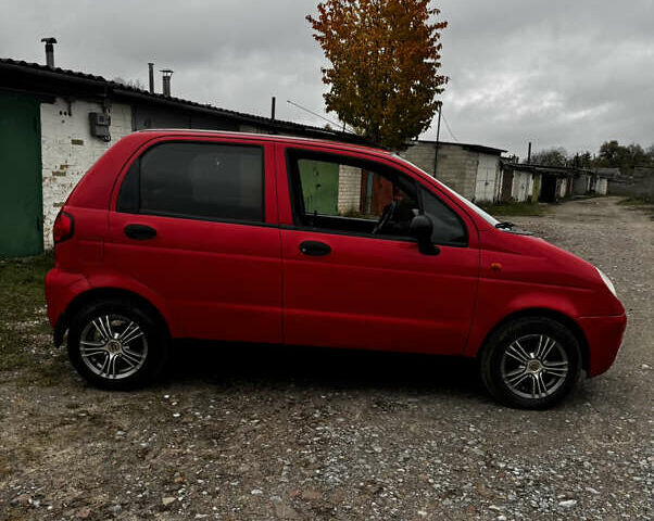 Червоний Деу Матіз, об'ємом двигуна 0.8 л та пробігом 210 тис. км за 2100 $, фото 3 на Automoto.ua