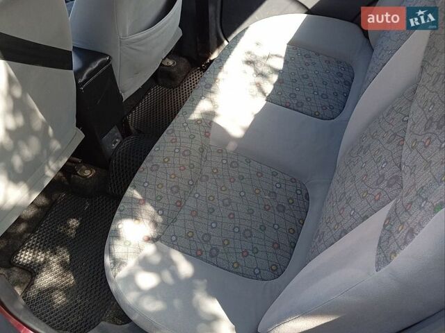 Красный Дэу Матиз, объемом двигателя 0.8 л и пробегом 122 тыс. км за 2500 $, фото 3 на Automoto.ua