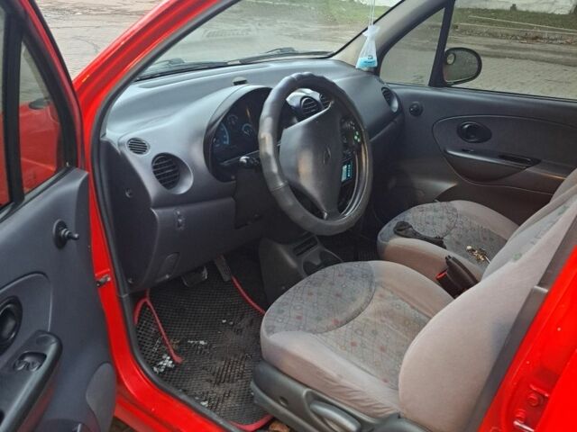 Червоний Деу Матіз, об'ємом двигуна 0.8 л та пробігом 143 тис. км за 3200 $, фото 5 на Automoto.ua