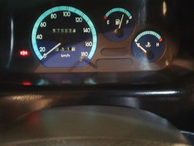 Червоний Деу Матіз, об'ємом двигуна 0.8 л та пробігом 178 тис. км за 2800 $, фото 2 на Automoto.ua