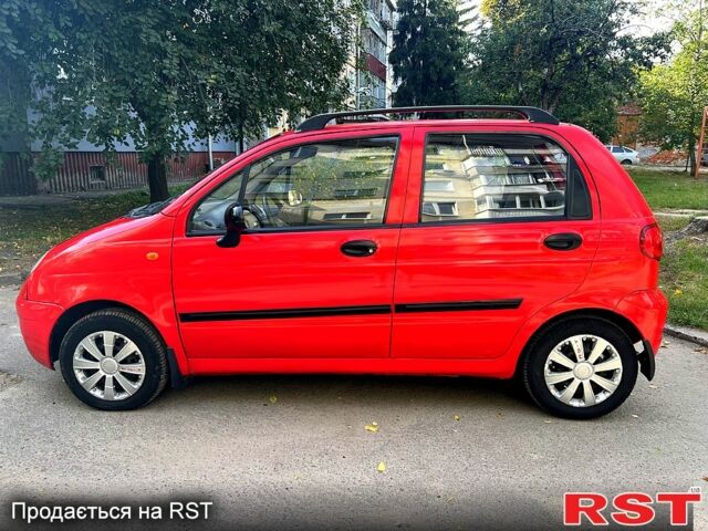 Красный Дэу Матиз, объемом двигателя 0.8 л и пробегом 120 тыс. км за 2000 $, фото 2 на Automoto.ua