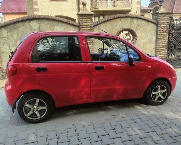 Красный Дэу Матиз, объемом двигателя 0.8 л и пробегом 148 тыс. км за 2500 $, фото 3 на Automoto.ua