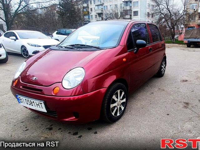 Червоний Деу Матіз, об'ємом двигуна 0.8 л та пробігом 101 тис. км за 3100 $, фото 2 на Automoto.ua